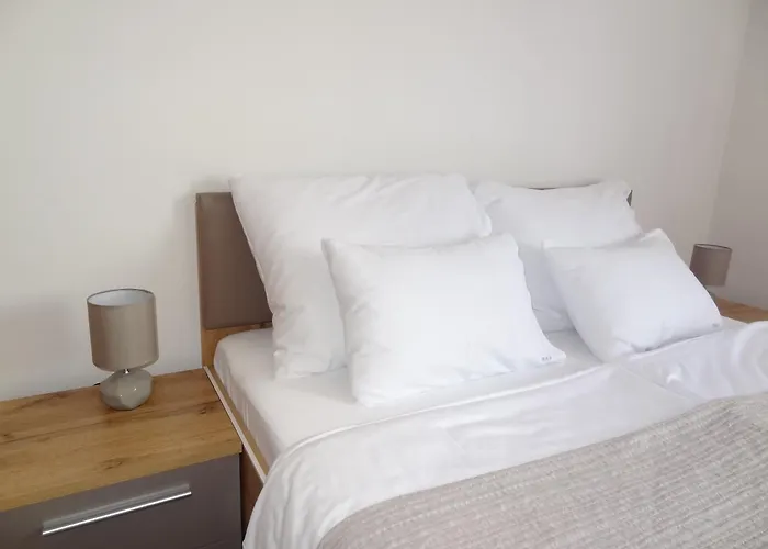 Well-Equipped Apartment With Free Parking