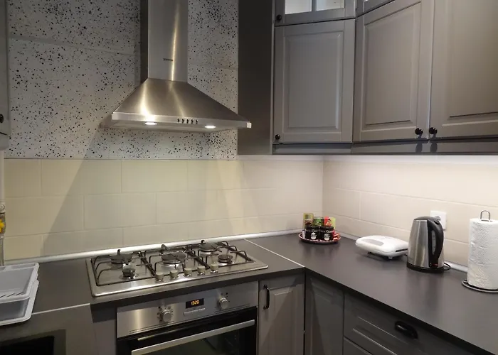 Well-Equipped Apartment With Free Parking